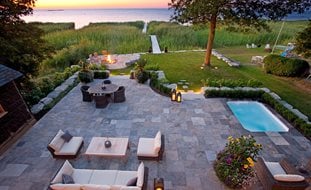 Multifunctional Patio, Patio Fire Pit
Alamy Stock Photo
Brooklyn, NY